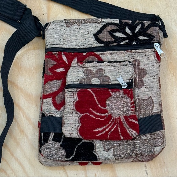 Floral Tapestry Crossbody Bag | Multi-Pocket Sling Purse | NEW - Picture 5 of 7